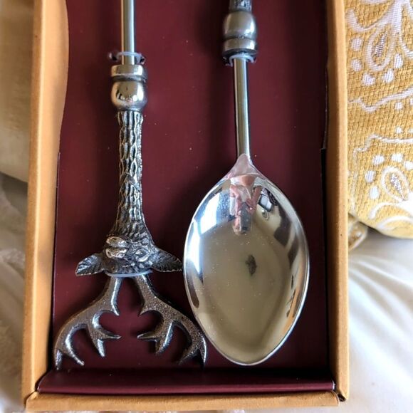 Vintage set of Stainless Steel Serving pieces from the Global Market - Picture 5 of 8